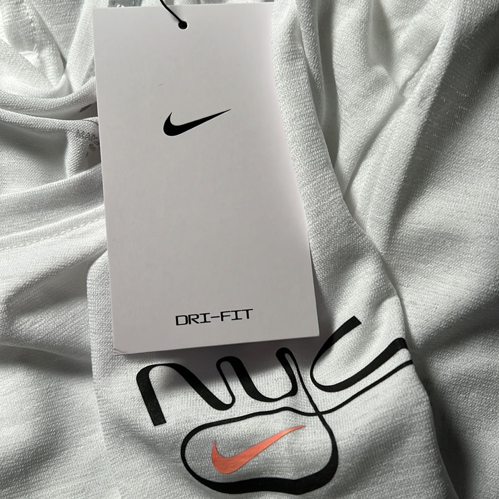 NWT Men's Nike Dri-FIT Miler NYC Running Shirt, White, L DN7509 100 - Picture 6 of 6